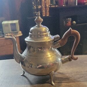 Stieff Pewter Williamsburg Teapot W/ Rosewood Handle,EUC